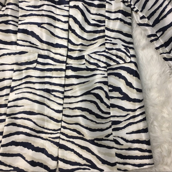 Jones New York Printed Hidden-Button Trench A - Picture 3 of 6